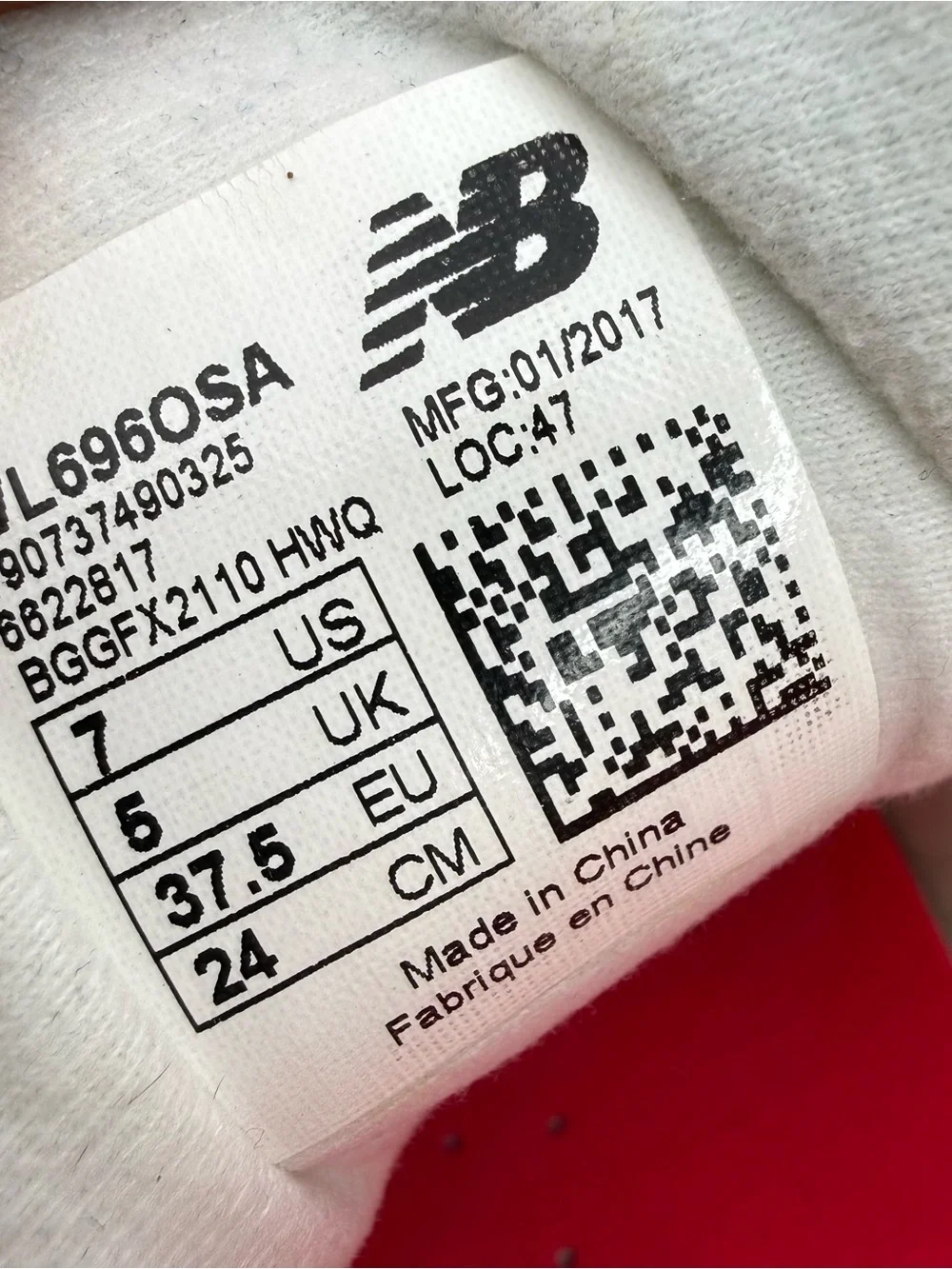 New Balance WL696OSA Women’s 696 Classic Retro Sneakers Off White Pink Blue Sz 7